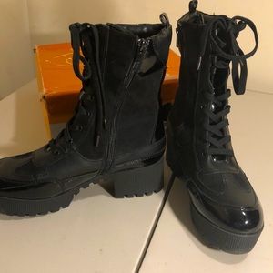 Suede and patent leather boot